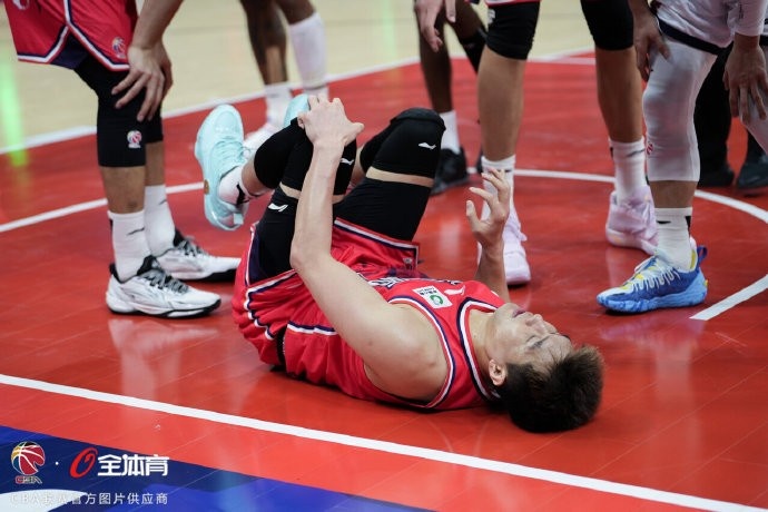 开云体育下载-伤情报告：郭艾伦伤病位置为左膝前交叉韧带 将制定后续康复方案